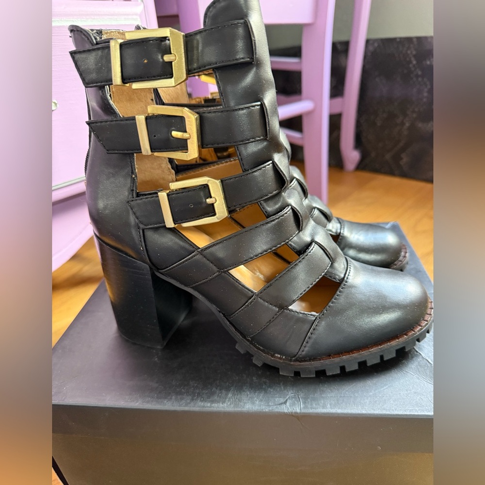 Black Boots